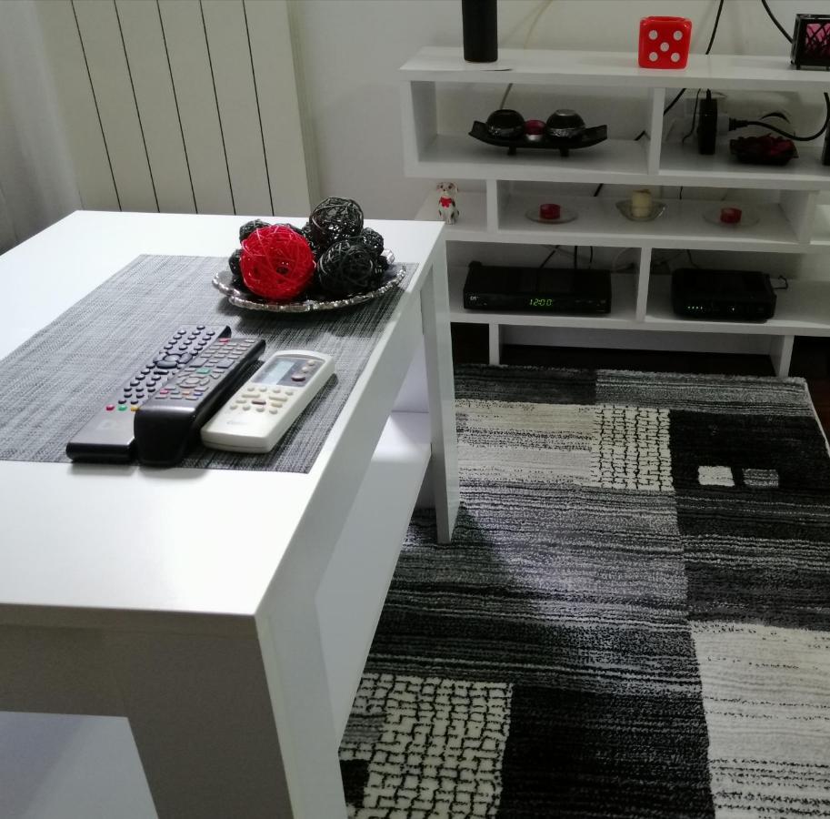 Studio Apartman Kocka 贝尔格莱德 外观 照片